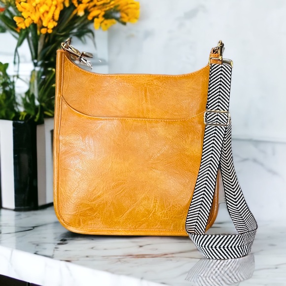 Saddle Brown Versatile Crossbody Shoulder Bag - Picture 11 of 11